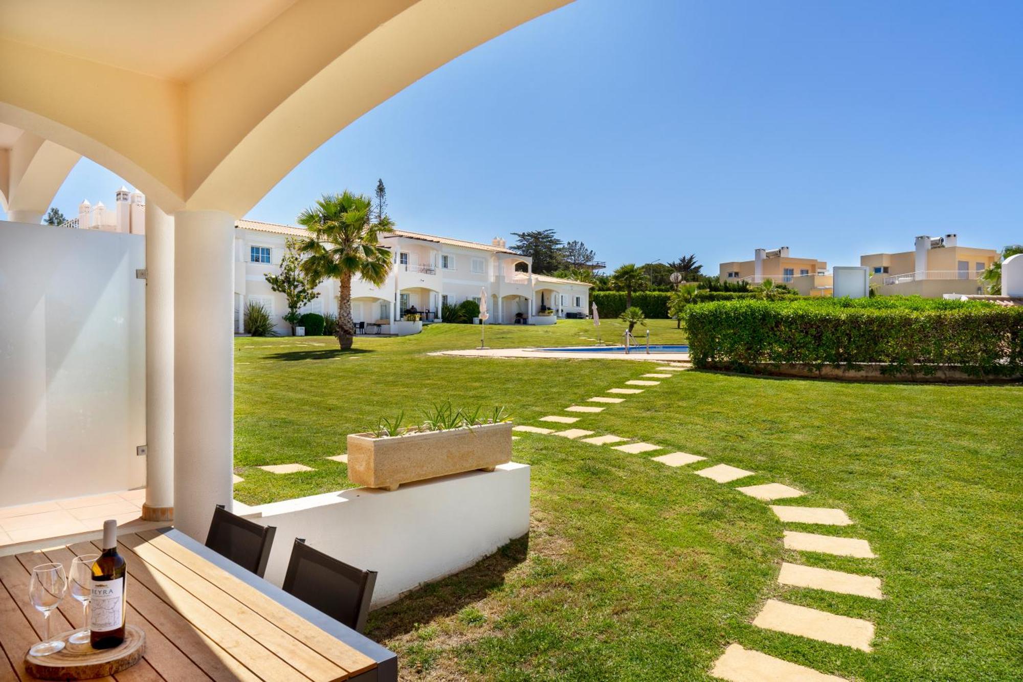 אלבופיירה Apartamento No Condominio Baia Village Com Piscina מראה חיצוני תמונה